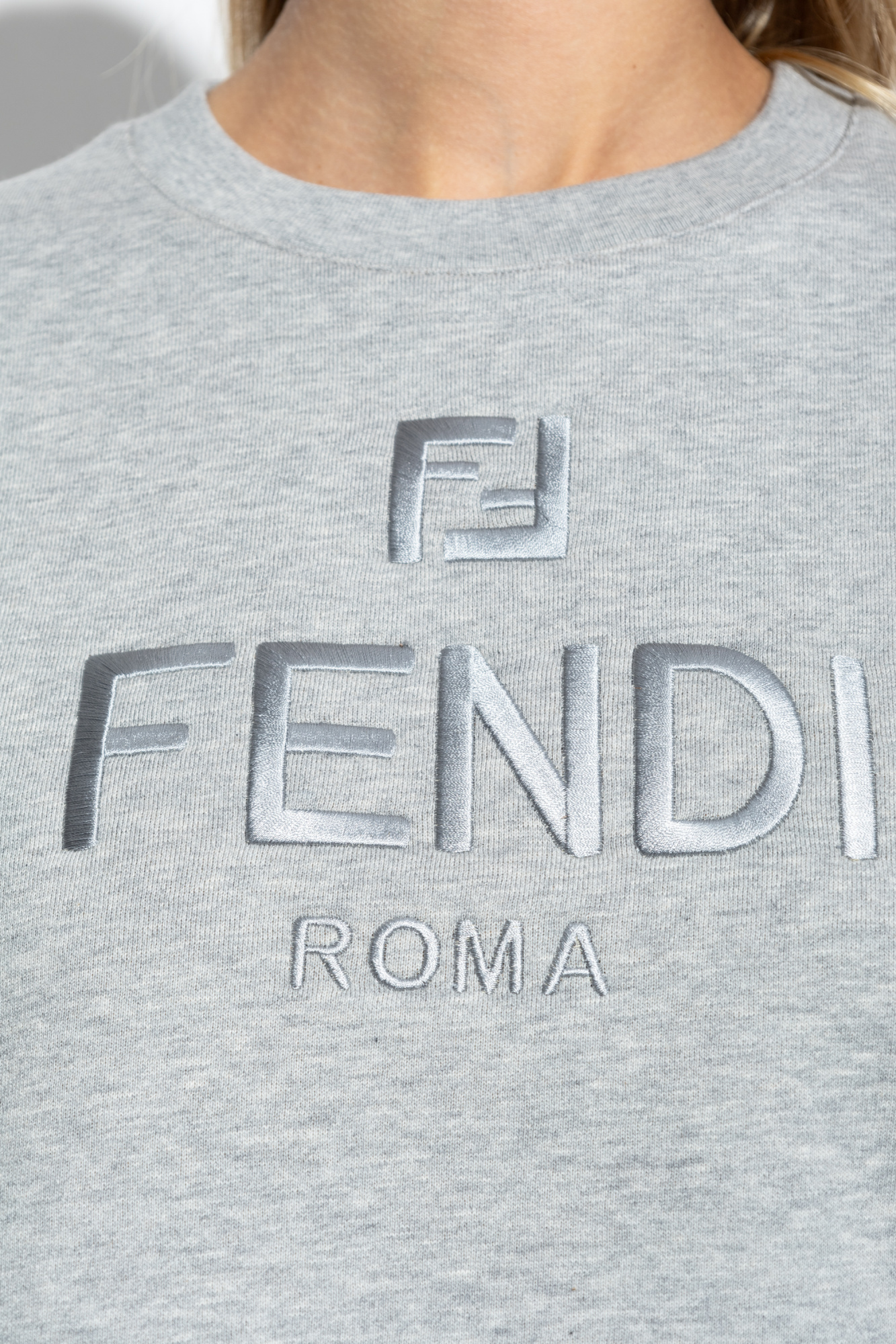 スウェット・トレーナー fendi FF MONOGRAM SWEATSHIRT フェンディ/トレーナー/カーキ×黒×アイボリー/サイズ：Mの買取